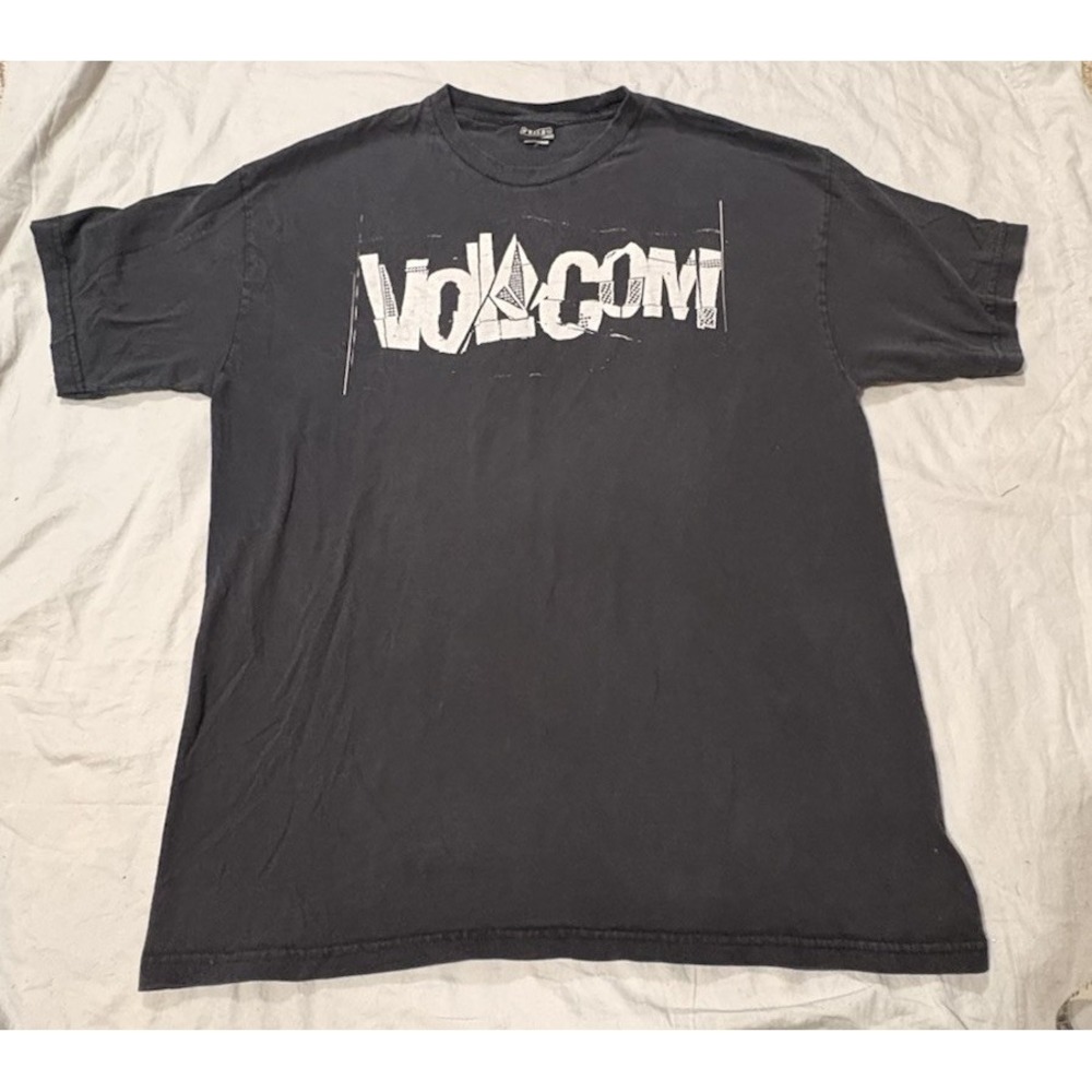 Vintage Y2K Volcom Things of Cloth T Shirt XL Black Faded Skate Surf Logo 00s